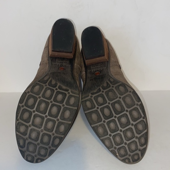 Blondo Waterproof Suede Leather Bootie Grayish/Tan - Picture 7 of 10